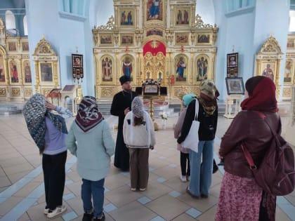 Учащиеся детской школы искусств посетили Покровский храм