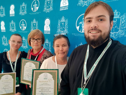 Педагоги Покровской гимназии получили награды конкурса «Серафимовский учитель – 2021/2022»