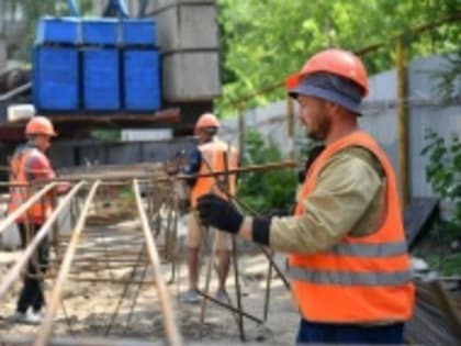 Глава региона поздравил всех работников и ветеранов строительной отрасли с профессиональным праздником