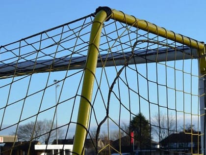 Под Саратовом на голову 9-летнего мальчика упали футбольные ворота