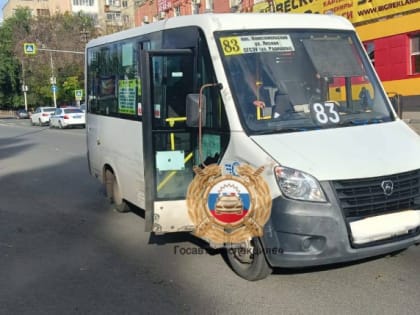 В центре Саратова маршрутка сбила мужчину