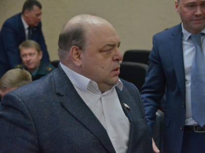 Саратовский губернатор потребовал разобраться с врачами, отправляющих пациентов в частные клиники