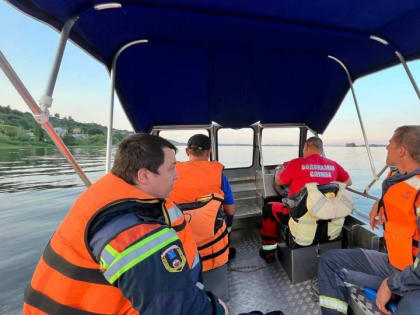 Спасатели привезли с Дубовой Гривы 74-летнего мужчину с ножевым ранением