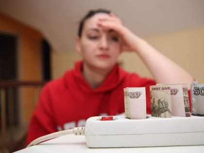 Долги россиян за ЖКУ достигли почти 900 млрд рублей