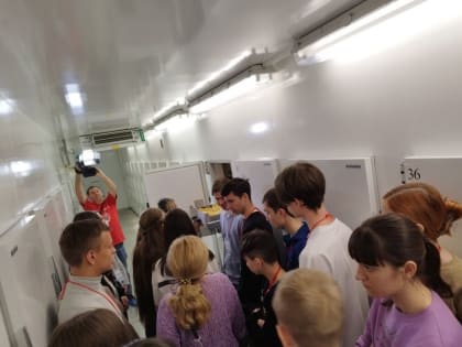 11 КЛАССНИКИ САНАТОРНОЙ ШКОЛЫ-ИНТЕРНАТ г.ПЕТРОВСКА ПРИНЯЛИ УЧАСТИЕ В ЭКСКУРСИИ В САРАТОВСКИЙ ЦЕНТР КРОВИ И МУЗЕЙ