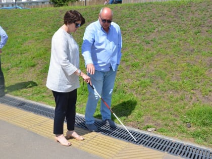 Сотрудники муниципалитета совместно с представителями Саратовской Региональной Общественной Организации Инвалидов «Ты не один» посетили Набережную Космонавтов на предмет оборудован
