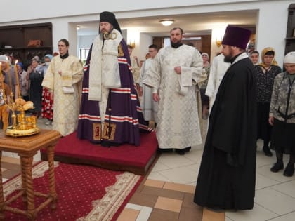Епископ Варфоломей совершил всенощное бдение в храме в честь Рождества Христова г. Балаково