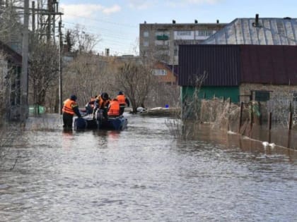 Президент наградил двух саратовцев медалью 