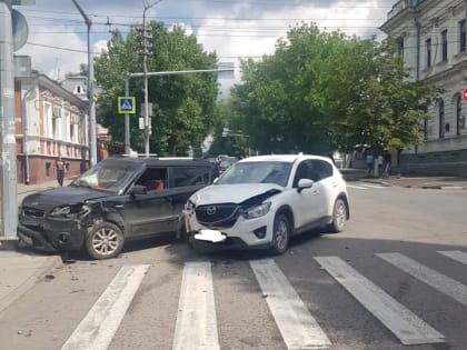 После ДТП в центре Саратова госпитализирована пассажирка
