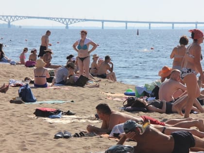 Новый пляж в Саратове временно закрыли для купания. В воде могут быть микробы