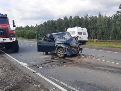 На трассе под Саратовом в тройном ДТП пострадали три человека