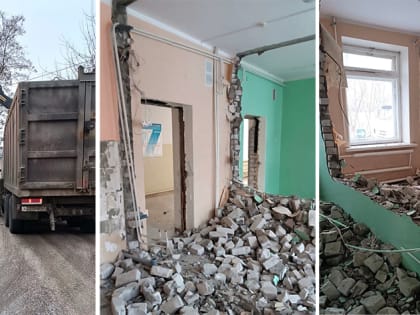 В Балаково разрушили стены поликлиники. Что дальше?