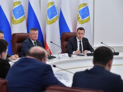 Губернатор Роман Бусаргин провел первое в 2024 году постоянно действующее совещание с зампредами и министрами Правительства.