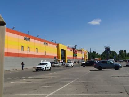 В Саратове вновь эвакуируют торговый центр