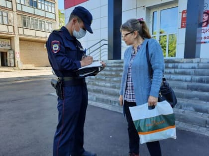 Полицейские продолжают информировать петровчан, как противостоять мошенникам