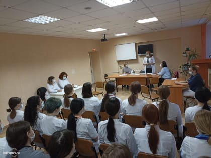 Студенты медвузов на время стали работниками больницы Балакова