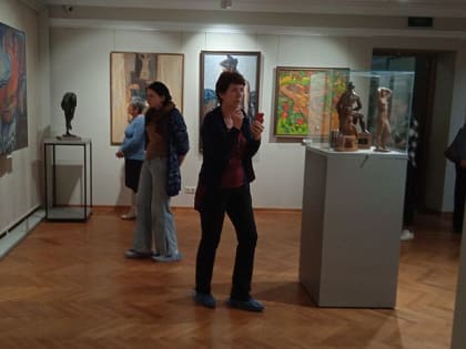 В саратовской галерее показали обнаженных женщин