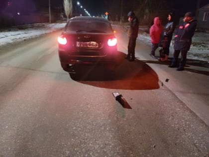 Отечественная легковушка сбила женщину в Красном Куте: пострадавшая госпитализирована