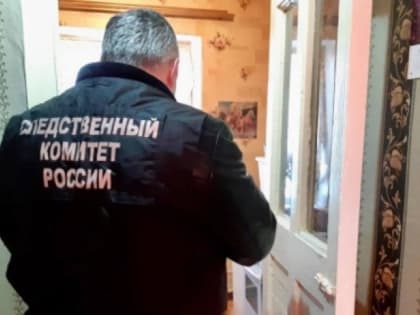 В селе под Саратовом мужчина нашел тело родственницы в своей квартире