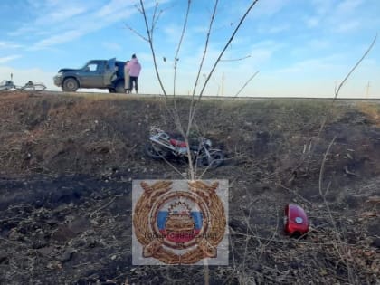 В столкновении с внедорожником пострадали два юных мопедиста