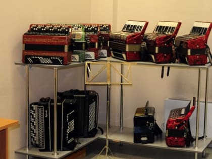 В вольской ДШИ "прятали" от детей полученные по нацпроекту инструменты