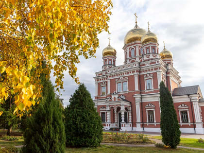 Источник: в храме в Саратове женщине оторвало палец