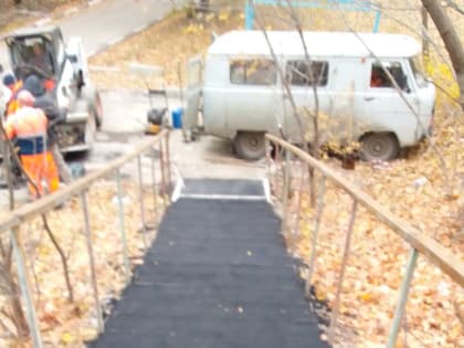 В «Завокзальной» части Фрунзенского района продолжается ремонт лестничных маршей