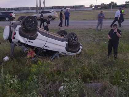 Пассажир слетевшей с дороги "Нивы" попал в больницу