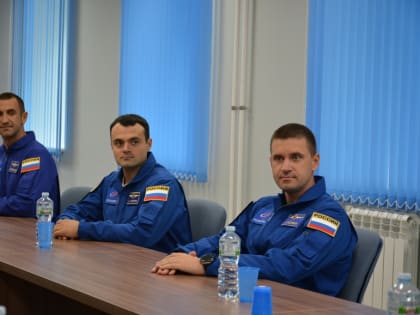 В аэроклубе имени Ю.А. Гагарина прошла встреча с космонавтами