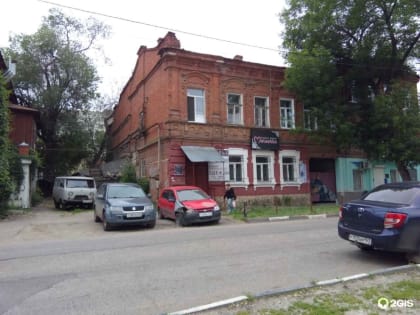 Два старинных дома в центре Саратова чудом избежали сноса. Но судебная борьба для них еще не окончена