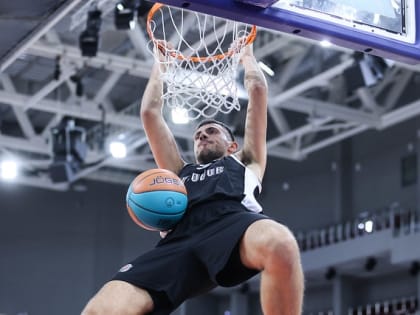 Саратовский "Автодор" уверенно выиграл волжское дерби в Самаре