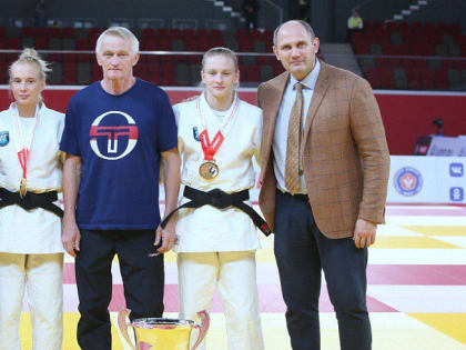 Спортсменки из Балаково добиваются успеха на чемпионате по дзюдо в Сочи