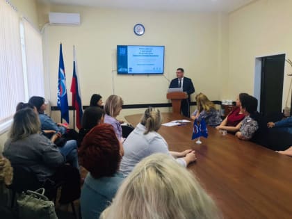 Евгений Ковалев и Юлия Литневская отчитались перед жителями Заводского района Саратова