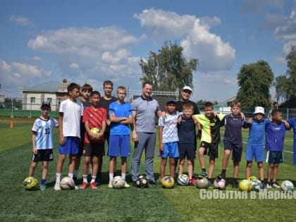 Дмитрий Ромнов встретился с юными футболистами готовящимся к областному турниру