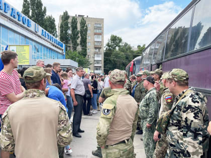 Около ста бойцов из Саратова отправились после отпуска к местам проведения СВО