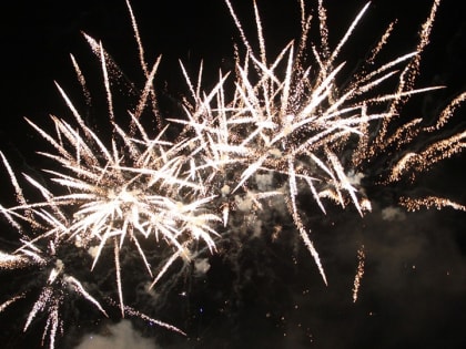 СВО и Новый год. Губернатор продлил мораторий на салюты и новую иллюминацию