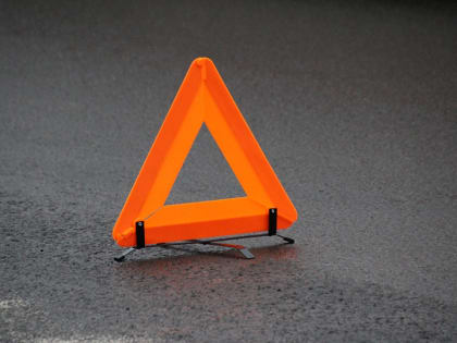 В аварии на Тархова пострадали пенсионерка и двое шестилетних детей