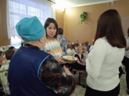 Витошка и творожная запеканка: родители оценили школьный завтр