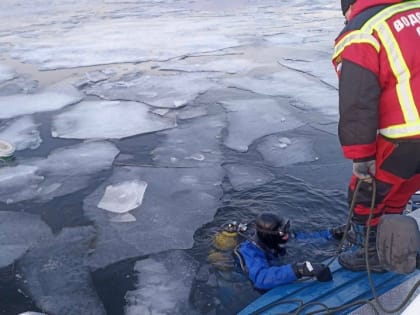 На Волге утонули два любителя зимней рыбалки. Их тела достали водолазы