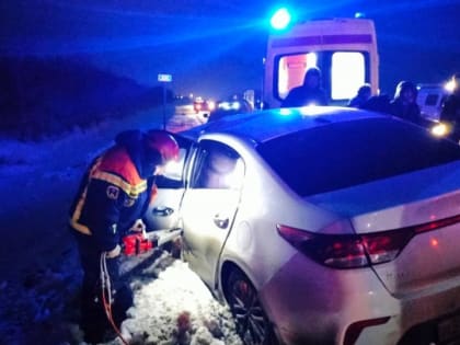 В столкновении иномарок под Энгельсом погибли три человека