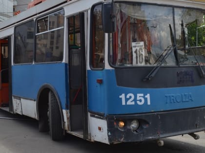 Движение троллейбусов в Саратове остановлено из-за ДТП