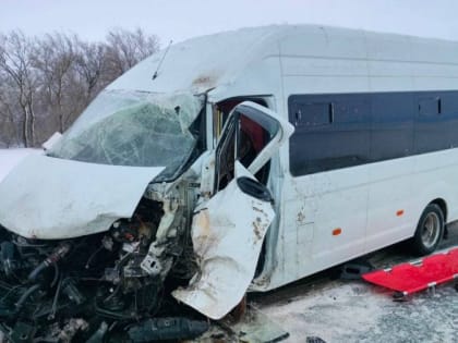 СК РФ взял на контроль расследование крупного ДТП с маршруткой под Саратовом
