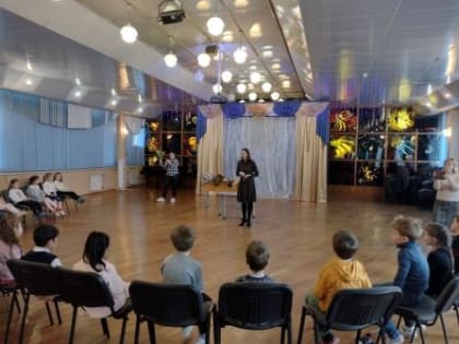 Библиотека №40.Творческая встреча юных  читателей детской библиотеки № 40 с артистом Саратовского театра кукол «Теремок»  Данилой Ключниковым.
