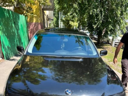 Саратовский "гонщик" начал оплачивать штрафы только после ареста любимого BMW