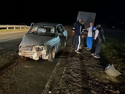 На трассе под Вольском столкнулись три автомобиля