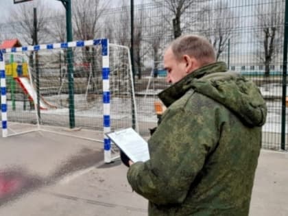 Десятилетняя девочка погибла после того, как на нее рухнули футбольные ворота: глава Энгельсского района анонсировал проверки аналогичных объектов