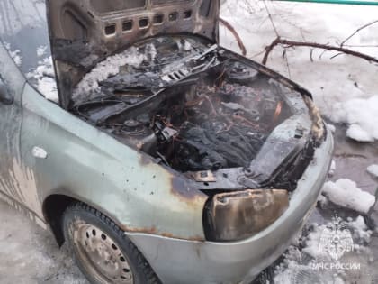 Житель Гагаринского района тушил гараж с машиной и попал в ожоговый центр