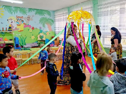 Воспитанники детского сада Чайка с. Розовое стали участниками фольклорного праздника «День рождения Русской Матрешки»