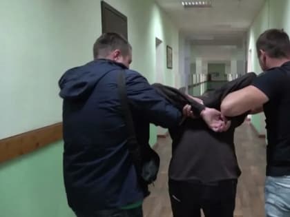 Саратовский подросток помогал мошенникам обманывать пожилых и зарабатывал на этом