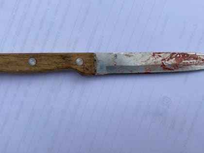 Водка под подушкой. В Саратове обитатель социального Центра угрожал сторожу ножом